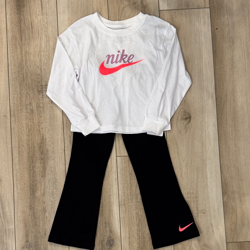 NWT Nike Girl Two Piece Set White Pink Black Flare Leggings Valentine Heart Sz 6